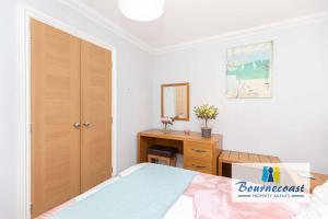 HARTFORD COURT by BOURNECOAST - Holiday Apartment Located Just a Short Walk to the Town Centre or Sandy Beaches - FM3194