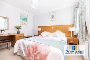 HARTFORD COURT by BOURNECOAST - Holiday Apartment Located Just a Short Walk to the Town Centre or Sandy Beaches - FM3194
