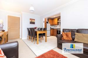 HARTFORD COURT by BOURNECOAST - Holiday Apartment Located Just a Short Walk to the Town Centre or Sandy Beaches - FM3194