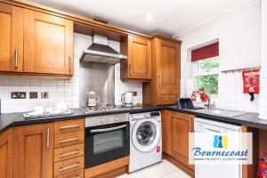 HARTFORD COURT by BOURNECOAST - Holiday Apartment Located Just a Short Walk to the Town Centre or Sandy Beaches - FM3194