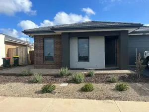 Yang Road Retreat - Werribee