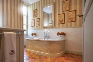 B&B / Chambres d'hotes Chambre d'hotes Chateau Gigognan : photos des chambres