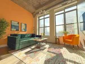 McCormick 2B-2Ba for up to 8 guests with Optional Parking & Gym - Чикаго