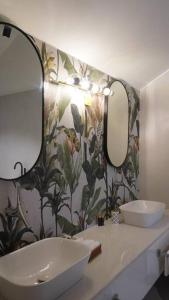 The BAEL - A Dreamscape 8 Room Luxury Farmstay GGN