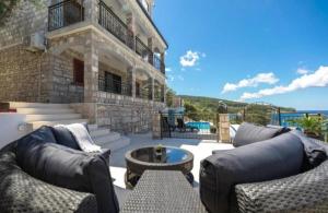 Holiday Home D. Maria with Sea View and Private Pool