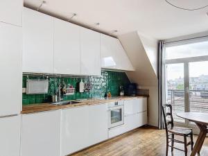 Balcony with view of Montmartre