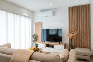 Holiday Home D. Maria with Sea View and Private Pool