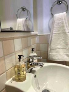 City Mill - Next to Town Centre Shopping and Restaurants - Free Parking