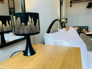 City Mill - Next to Town Centre Shopping and Restaurants - Free Parking