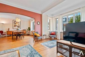 Cozy 1BR with Balcony and Workspace in Hollerich