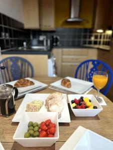 Millside Lodge - Easy walk to Shops, Attractions,