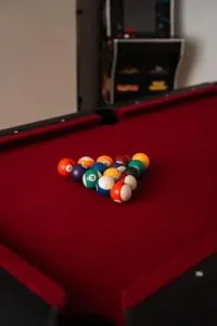 Contractor-Friendly 3-Bed, Games Room, Pool Table! - Enfield Lock