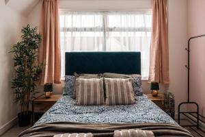 Contractor-Friendly 3-Bed, Games Room, Pool Table!