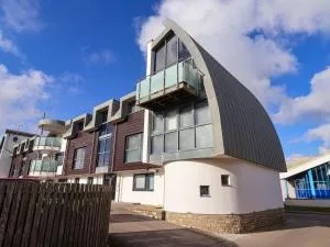 2 Driftwood - Bradpole