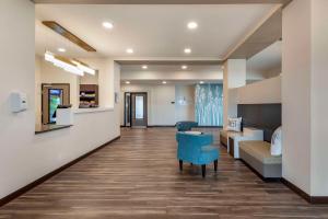 MainStay Suites Milwaukee-Franklin