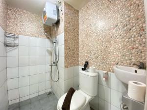 Cozy Furnished 2BR Apartment at Grand Asia Afrika By Travelio