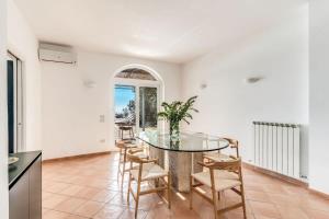 Villa Chez Piè Panoramic Views Pool and Guest Services