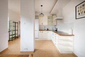 Saska Kępa Pleasant Apartment by BookingHost