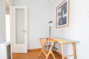 Modern Apt opposite the Acropolis Museum