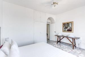 Villa Dafne Gulf Views Pool and Guest Services by Feeling Italy