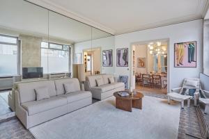 Appartment St Germain des pres by Studio Prestige