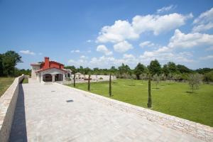 Residence Monaco for 10 people in Central Istria with 65 m2 private pool, large garden & spa