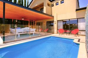 Luxury Villa W Pool & Spa 5 BEDROOMS
