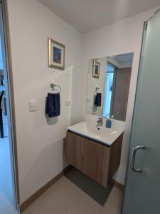 Jaco Beach, Viva Jaco, AC, HOT water, 3 Pools, BBQ, Rancho, Office, Gym