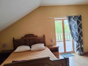 Maisons de vacances Gites de groupe a Richelieu : Maison 4 Chambres
