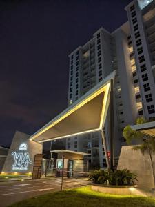 Jaco Beach, Viva Jaco, AC, HOT water, 3 Pools, BBQ, Rancho, Office, Gym