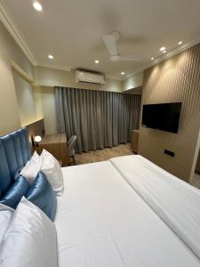 Rudraya Homes - Cozy Premium Serviced Apartments Khar - next to Bandra