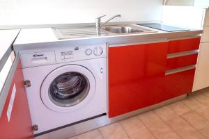 Senigallia, bilocale fronte mare con giardino - SE040