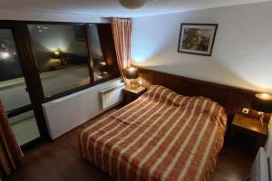 Two Bedroom Flat near Gondola