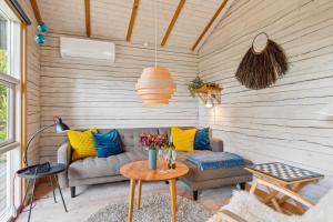 Cosy Holiday Home On A Large Hilly Natural Plot With Covered Terrace And Loft Rooms Close To Helgenæs Unique Landscape, Viewpoints And The