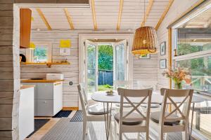 Cosy Holiday Home On A Large Hilly Natural Plot With Covered Terrace And Loft Rooms Close To Helgenæs Unique Landscape, Viewpoints And The