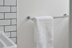 ELLA - Chic Studio Living in Central Cape Town