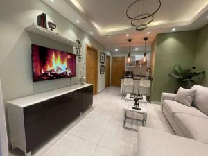 Apartmento en el corazón de la ciudad con piscina infinita y vista al mar