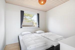 Spacious Holiday Home Near Ebeltoft Ideal For 10 People