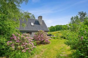 Cosy Two-Storey Holiday Home Close To Lyngsbæk Beach