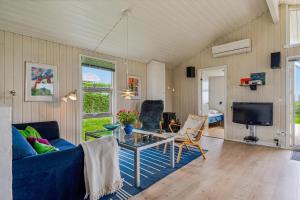 Well-Maintained Holiday Home With Sea View Close To Nature, The Beach And Ebeltoft