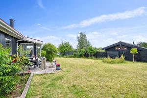 Cosy And Well-Arranged Holiday Home With Annex, Terrace And Room For The Whole Family Close To Forest, Beach And The Charming Town Centre Of