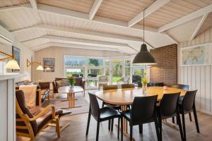 Lovely 8-Person Holiday Home Located Close To A Beautiful Sandy Beach