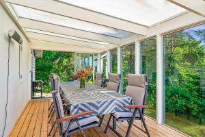 Well-Furnished Holiday Home With Beautiful Views Of The Lake And Countryside Close To Child-Friendly Lyngsbæk Beach And Only 10 Minutes From