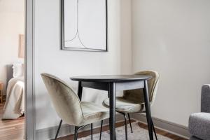 Lux Seaport 1BR w Gym on Harbor BOS-544