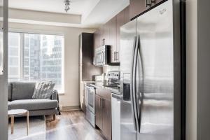 Lux Seaport 1BR w Gym on Harbor BOS-544