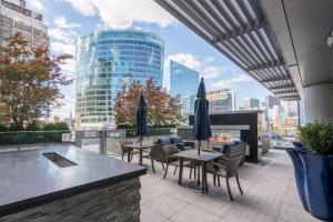 Lux Seaport 1BR w Gym on Harbor BOS-544