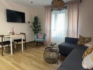 Suite luminosa en el centro con PARKING VIGILADO GRATIS centro histórico Picón Center