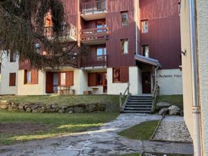 Studio divisible proche centre station avec balcon - FR-1-181-2535