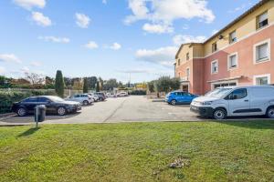 Hotels Hotel AKENA Chateaurenard - Parc des Expositions Avignon : photos des chambres