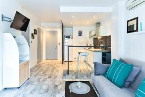 LE ROYAL Studio adorable avec terrasse, parfait pour les couples et à deux pas de la Croisette